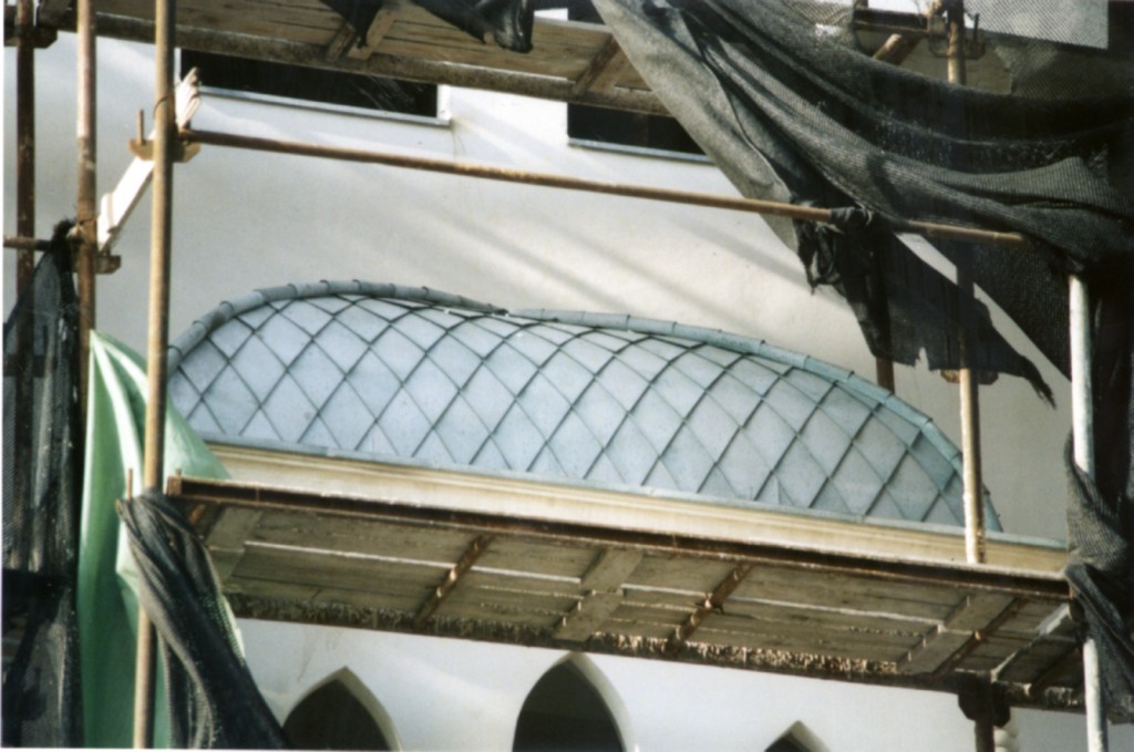 Scales cupola during installation